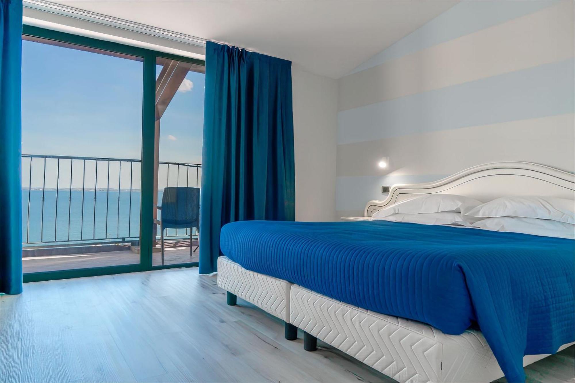 Ahg Riva Del Sole Hotel - Adults Only Moniga del Garda Exterior foto