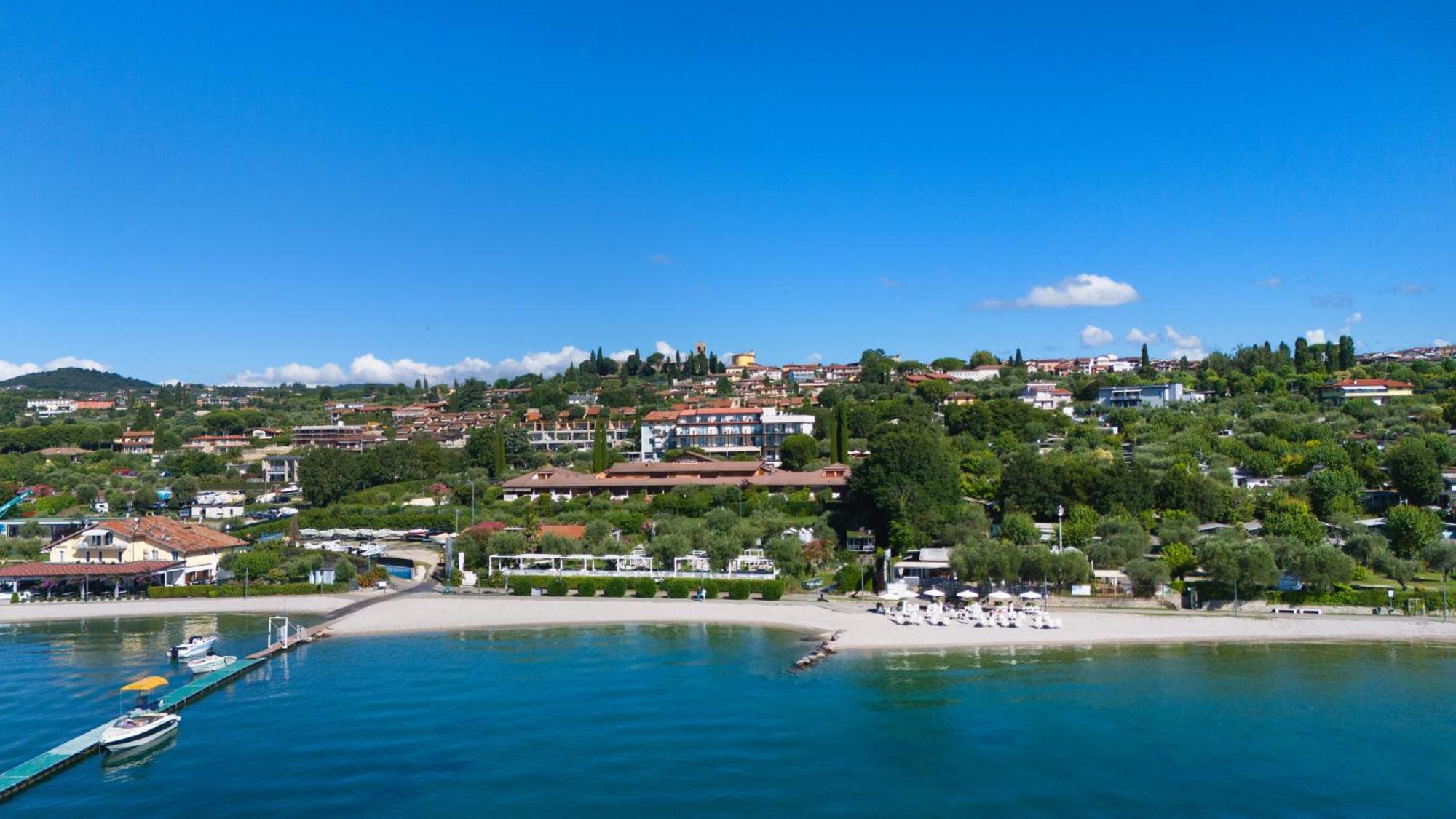 Ahg Riva Del Sole Hotel - Adults Only Moniga del Garda Exterior foto