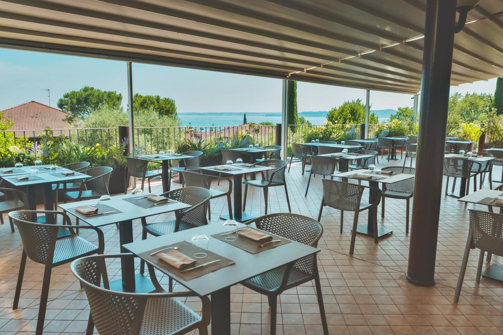 Ahg Riva Del Sole Hotel - Adults Only Moniga del Garda Exterior foto