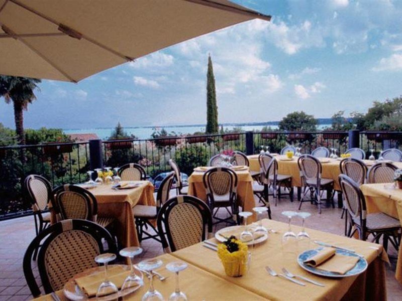 Ahg Riva Del Sole Hotel - Adults Only Moniga del Garda Exterior foto